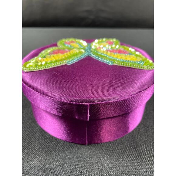Vintage Purple Satin Gift Box with a Beaded and Sequenced Butterfly - Picture 4 of 6